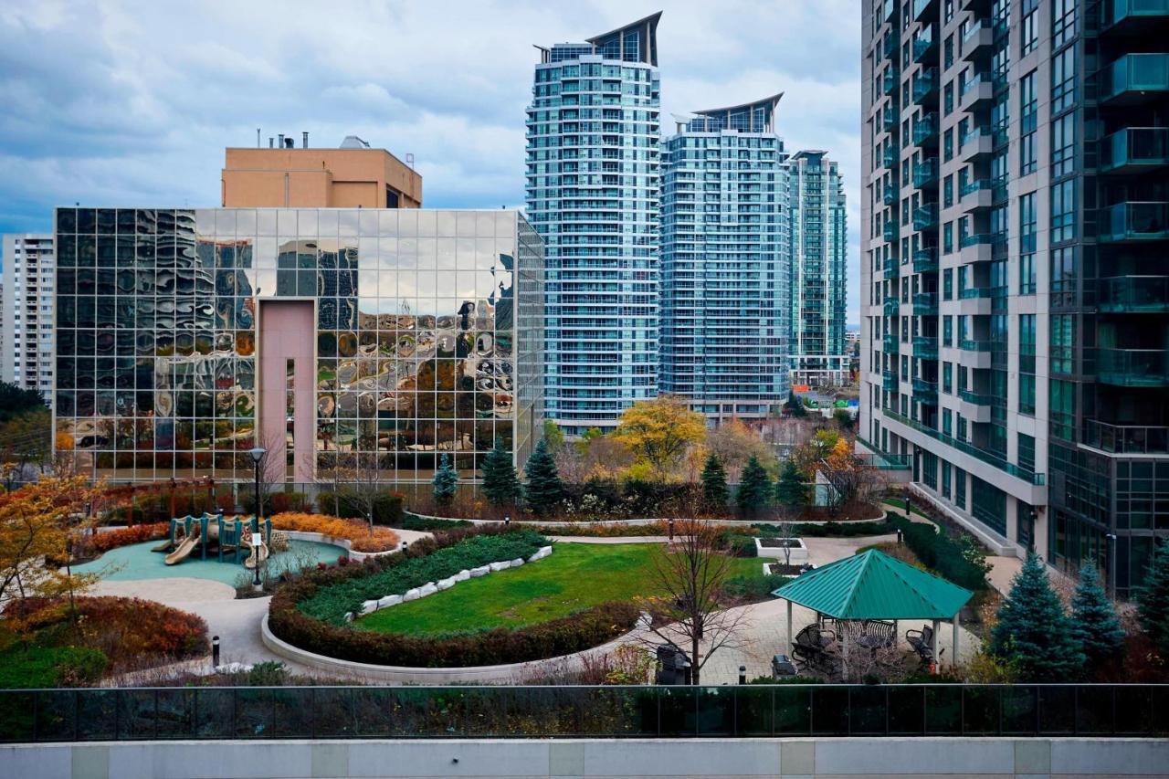 Delta Hotels By Marriott Toronto Mississauga Exterior photo