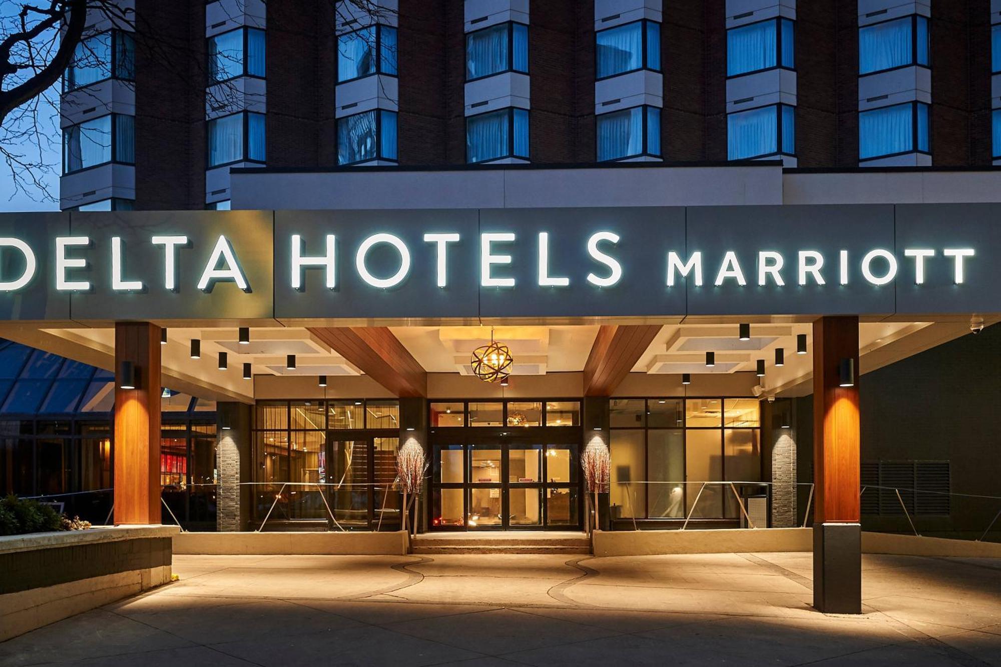 Delta Hotels By Marriott Toronto Mississauga Exterior photo